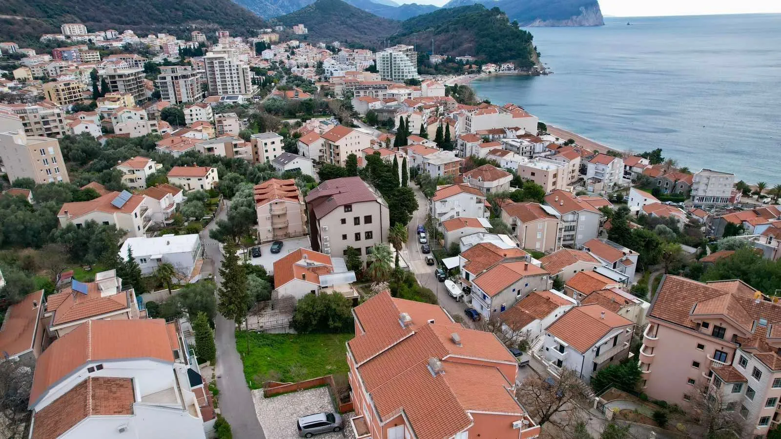 Prodaja, plac, 237m², Petrovac, Budva