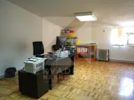 Izdavanje, poslovni prostor, 160m², Centar, Podgorica - image 4