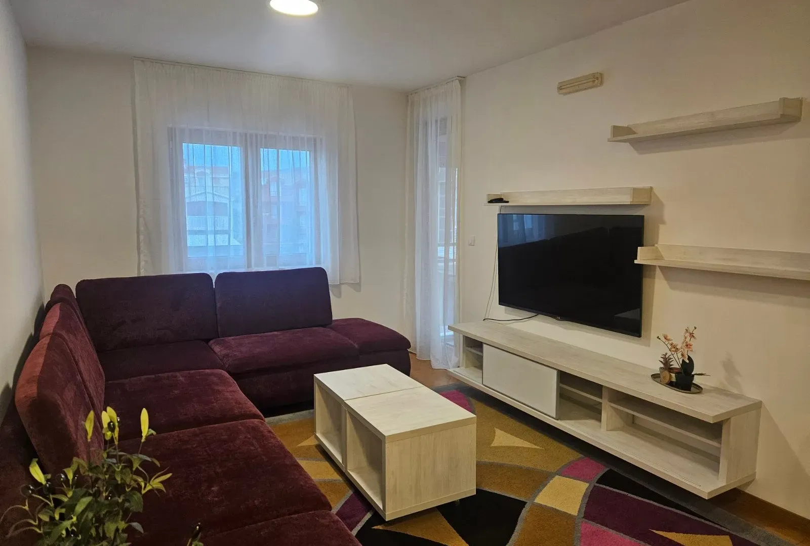 Izdavanje, jednosoban stan, 43m², Tološka šuma, Podgorica