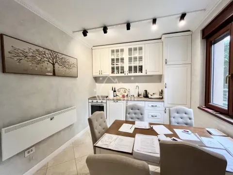Sale, one bedroom apartment, 57m², Bečići, Budva - image 3