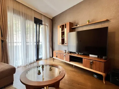 Izdavanje, trosoban stan, 100m², Ljubović, Podgorica - image 2