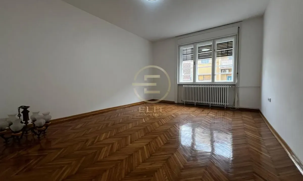 Izdavanje, poslovni prostor, 80m², Stari grad, Novi Sad