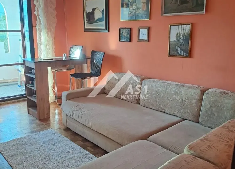 Izdavanje, četvorosoban stan, 84m², Sajam, Novi Sad Sve Podlokacije
