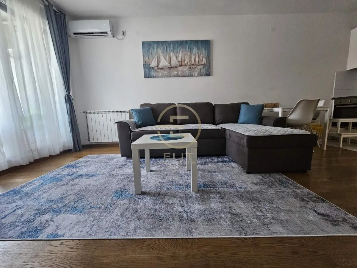 Izdavanje, jednosoban stan, 40m², Grbavica, Novi Sad Sve Podlokacije