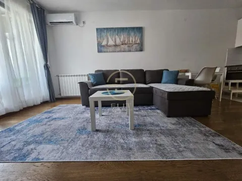 Izdavanje, jednosoban stan, 40m², Grbavica, Novi Sad Sve Podlokacije