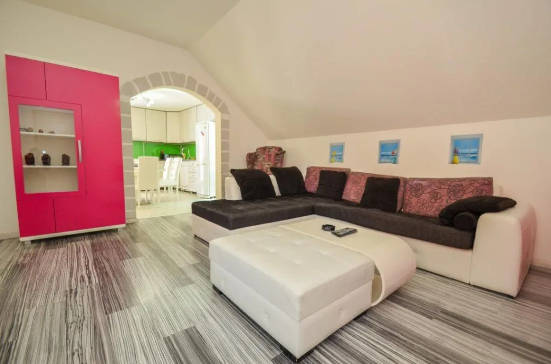 Sale, house, 100m², Centar, Kotor