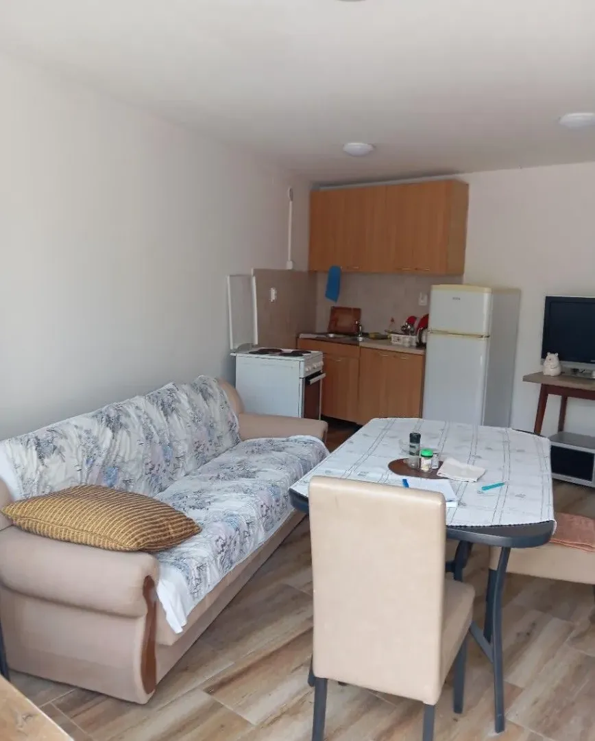 Izdavanje, dvosoban stan, 35m², Herceg Novi, Crna Gora