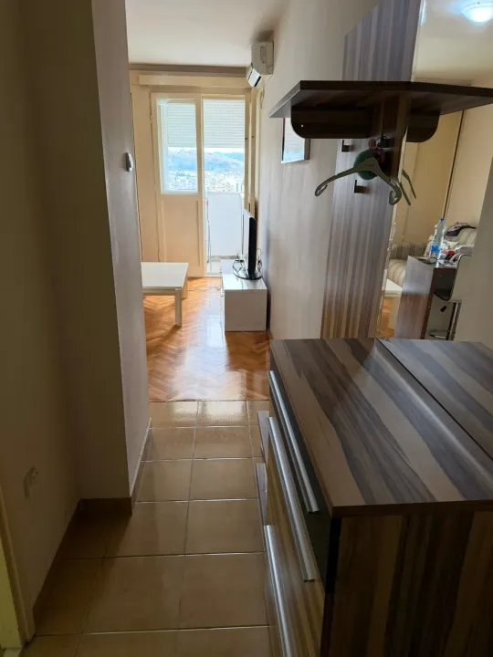 Izdavanje, garsonjera, 21m², Gintaš, Podgorica