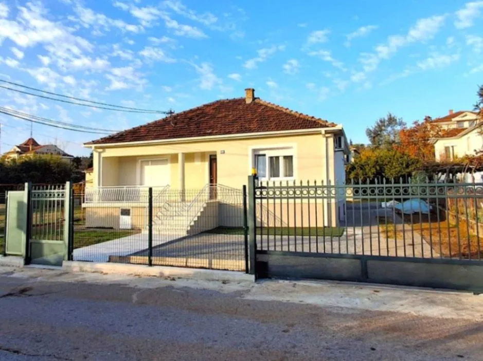 Izdavanje, kuća, 123m², Masline, Podgorica