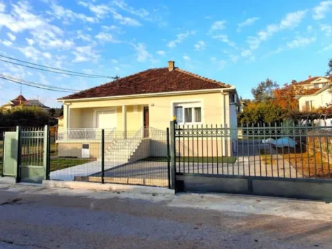 Izdavanje, kuća, 123m², Masline, Podgorica - image 1