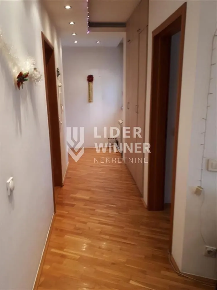 Sale, three bedroom apartment, 80m², Vračar Hram, Vračar Sve Podlokacije