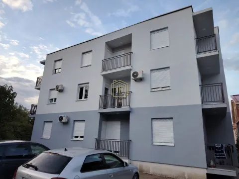 Rent, two bedroom apartment, 60m², Zelenika, Podgorica - image 2