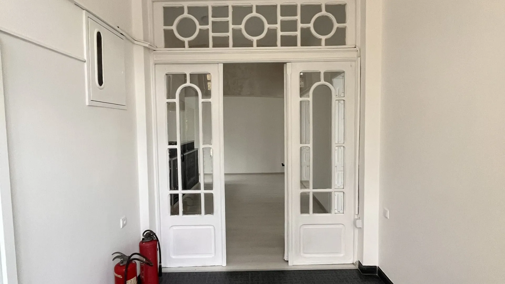Izdavanje, poslovni prostor, 100m², Centar, Leskovac