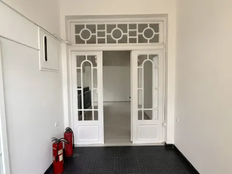 Izdavanje, poslovni prostor, 100m², Centar, Leskovac - image 3