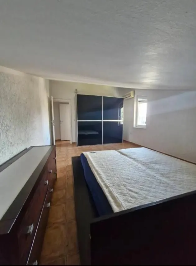 Sale, three bedroom apartment, 76m², Sutomore, Bar