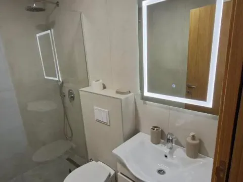 Izdavanje, jednosoban stan, 40m², Centar, Ulcinj - image 3