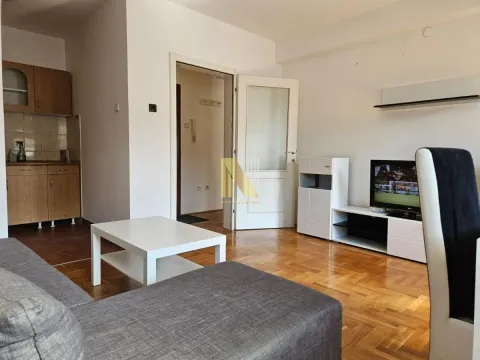 Izdavanje, dvosoban stan, 43m², Grbavica, Novi Sad Sve Podlokacije - image 3