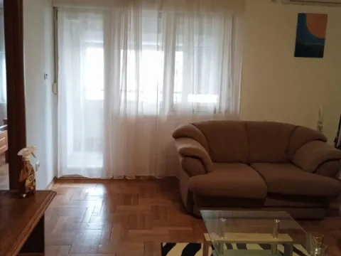 Izdavanje, jednosoban stan, 64m², Stari Aerodrom, Podgorica - image 5