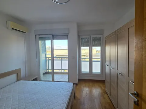 Izdavanje, dvosoban stan, 68m², City Kvart, Podgorica - image 6