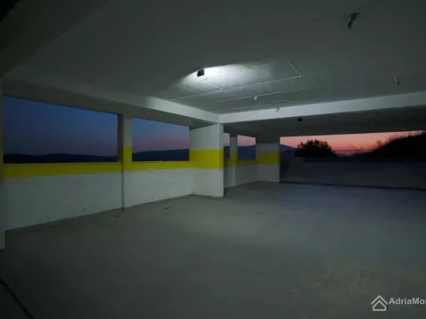 Sale, two bedroom apartment, 73m², Tivat, Crna Gora - image 11