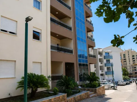 Sale, two bedroom apartment, 67m², Bečići, Budva - image 19