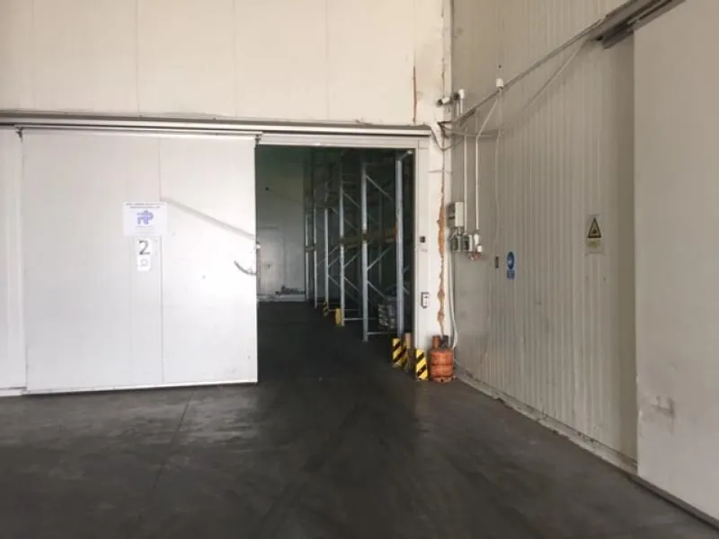 Rent, office space, 1500m², Šimanovci, Pećinci