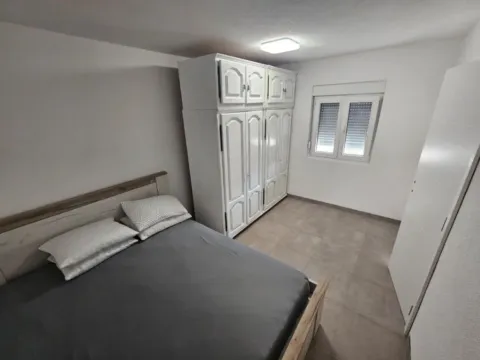 Rent, one bedroom apartment, 40m², Sutomore, Bar - image 4