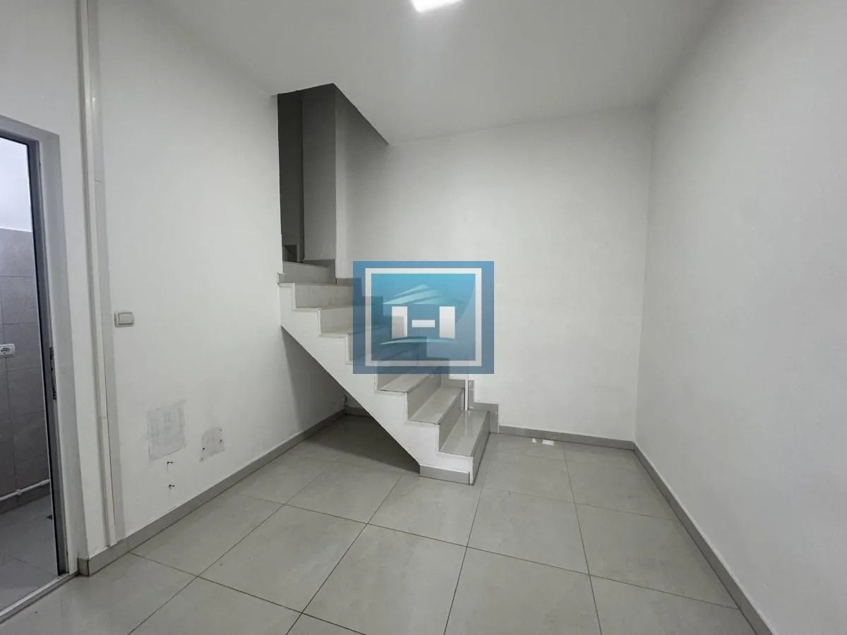 Rent, office space, 110m², Despotovac, Srbija