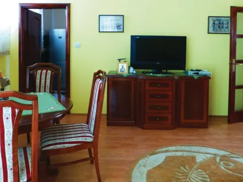 Izdavanje, jednosoban stan, 80m², Topla, Herceg Novi - image 6