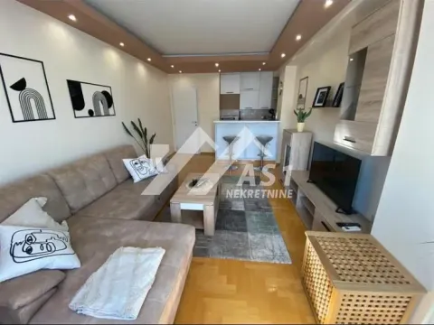 Izdavanje, dvosoban stan, 47m², Bulevar Oslobodjenja, Novi Sad Sve Podlokacije - image 2