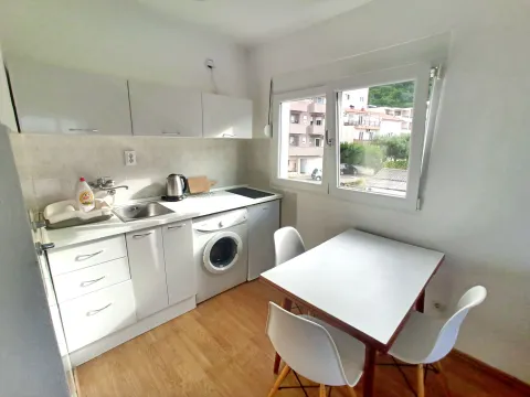 Izdavanje, jednosoban stan, 65m², Lazi, Budva - image 7