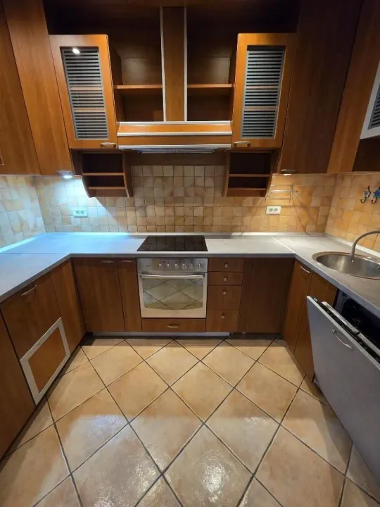 Izdavanje, trosoban stan, 67m², Vračar Hram, Vračar Sve Podlokacije