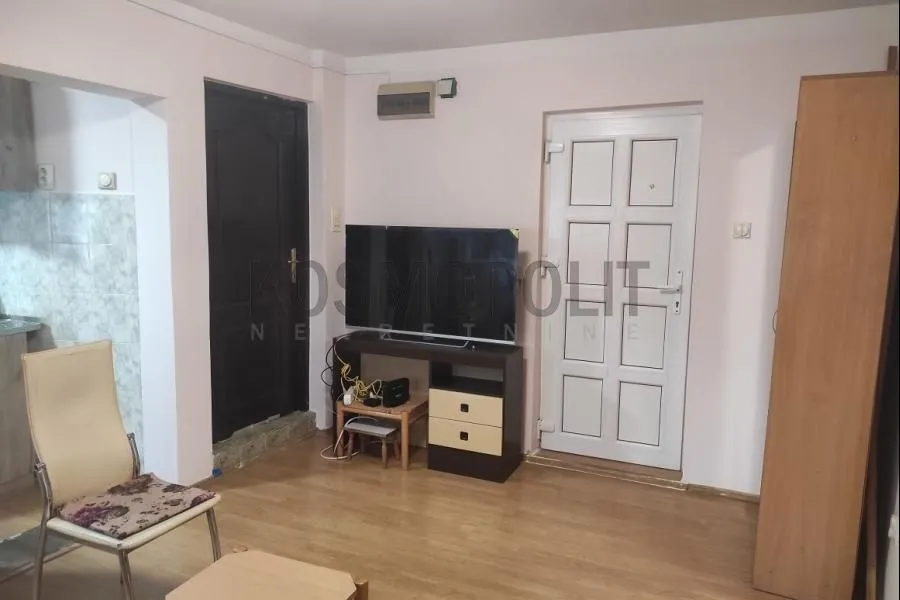 Prodaja, dvosoban stan, 37m², Đeram Pijaca, Beograd