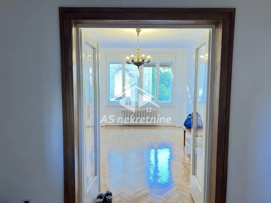 Izdavanje, trosoban stan, 66m², Stari Grad, Beograd