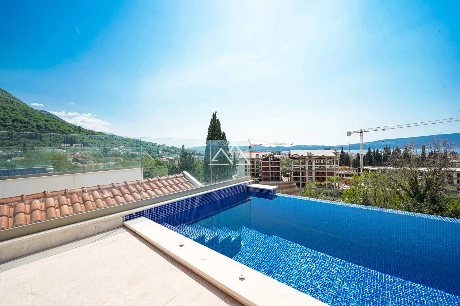 Prodaja, kuća, 286m², Donja Lastva, Tivat