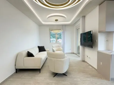 Sale, two bedroom apartment, 74m², Bečići, Budva - image 1