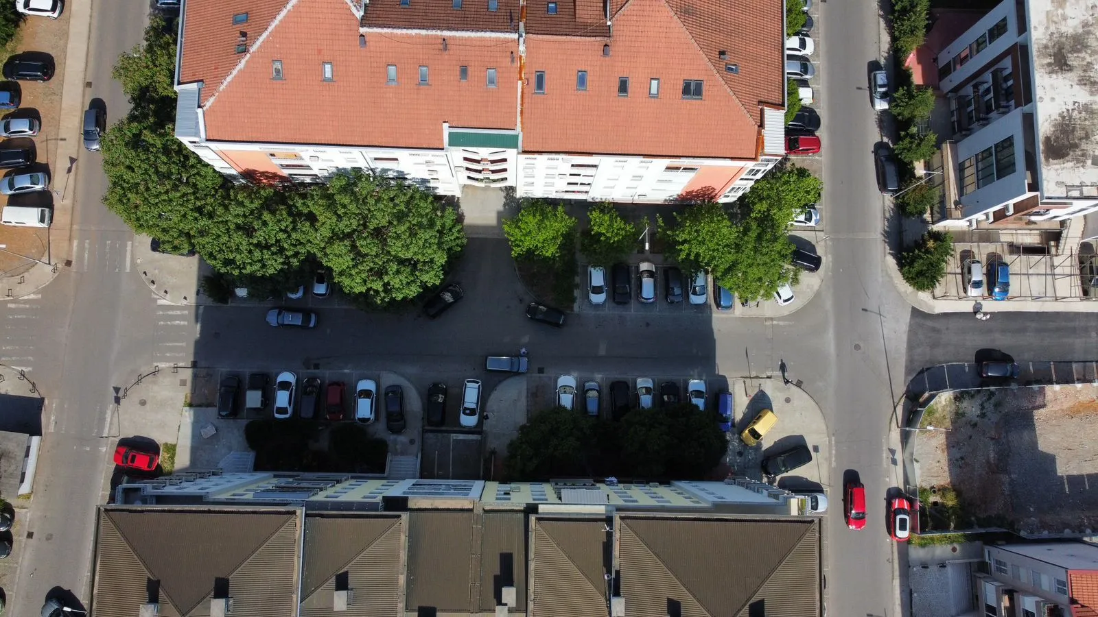Rent, parking/garage, 15m², Blok 9, Podgorica