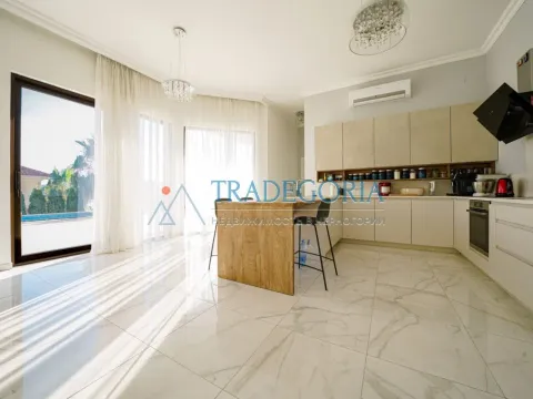 Prodaja, kuća, 285m², Tivat, Crna Gora - image 13