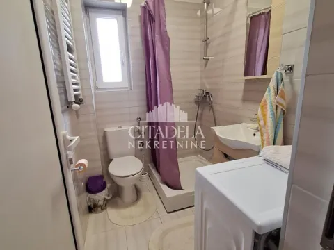 Izdavanje, jednosoban stan, 40m², Kanarevo Brdo, Beograd - image 10