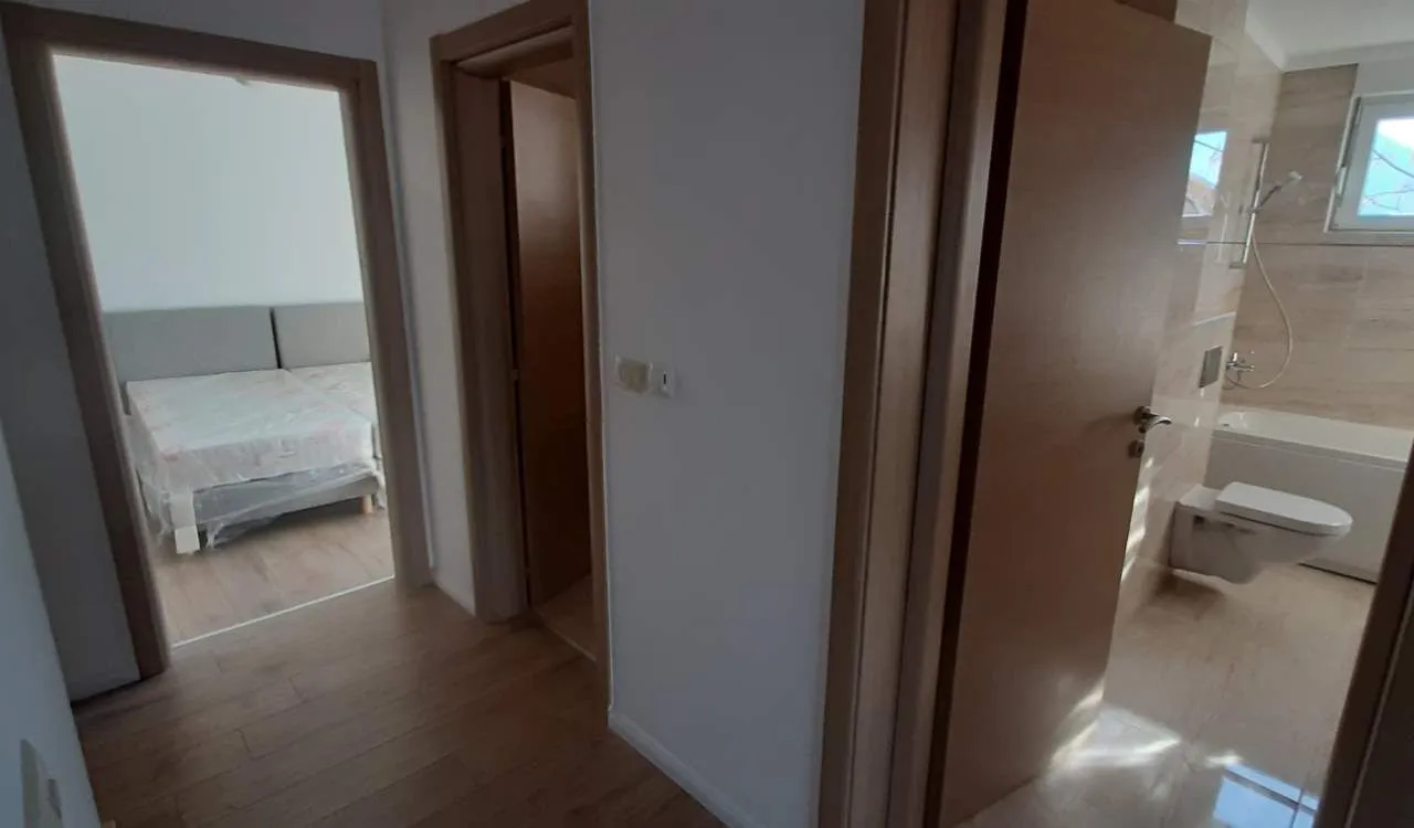 Prodaja, četvorosoban stan, 171m², Dobrota, Kotor