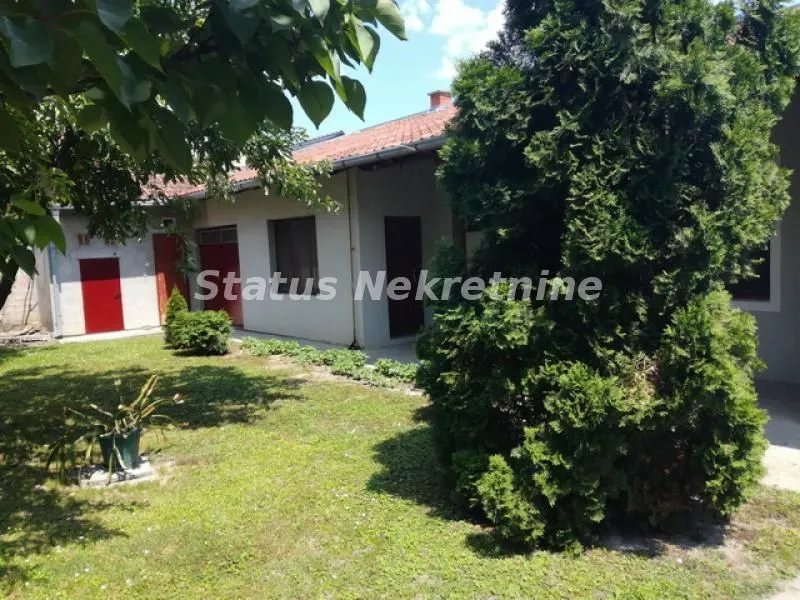 Prodaja, kuća, 300m², Futog, Novi Sad Sve Podlokacije