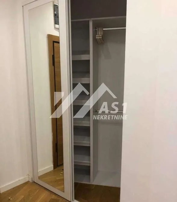Izdavanje, četvorosoban stan, 95m², Kej, Novi Sad Sve Podlokacije