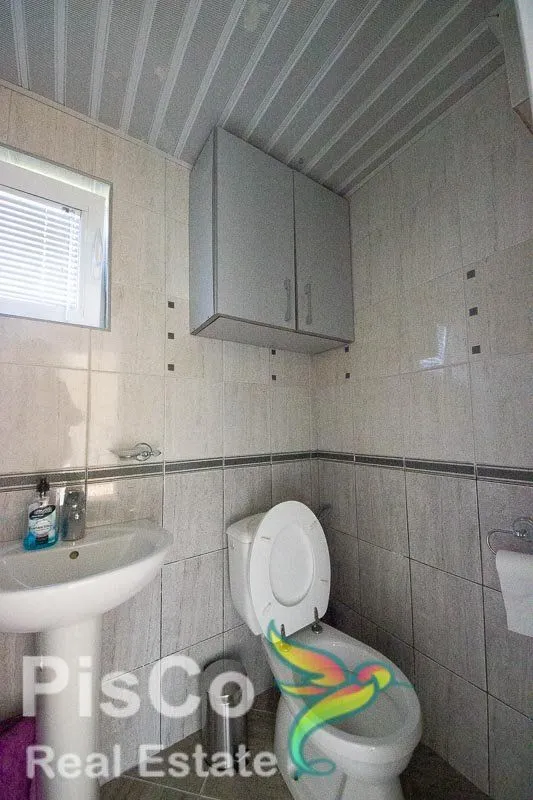 Izdavanje, kuća, 100m², Gornja Gorica, Podgorica