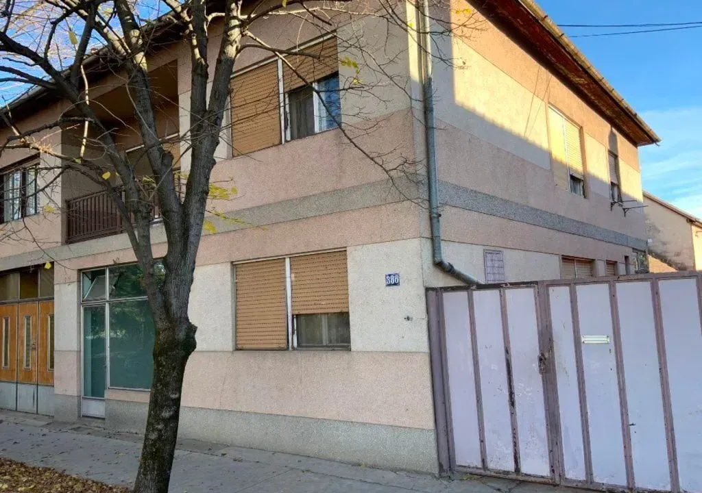 Prodaja, kuća, 244m², Temerin, Novi Sad