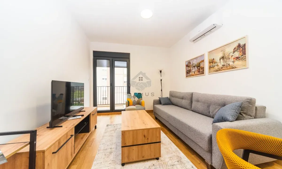 Izdavanje, jednosoban stan, 40m², Tološi, Podgorica