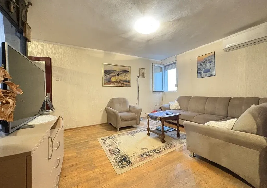 Sale, two bedroom apartment, 80m², Blok 5, Podgorica