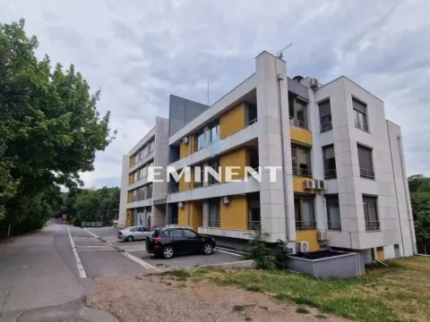Izdavanje, trosoban stan, 130m², Savski Venac, Beograd - image 17