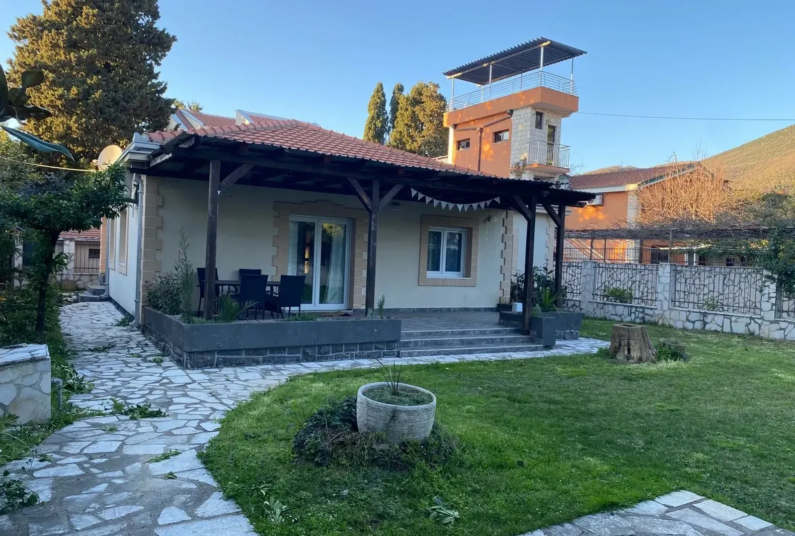 Prodaja, kuća, 109m², Tivat, Crna Gora