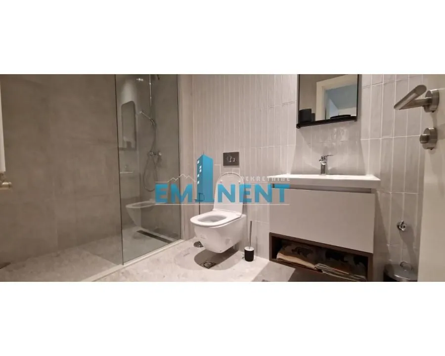 Izdavanje, trosoban stan, 72m², Savski Venac, Beograd