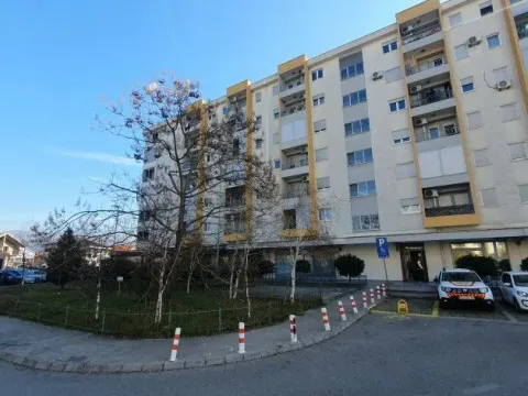 Rent, apartment, 65m², Podgorica, Crna Gora - image 10